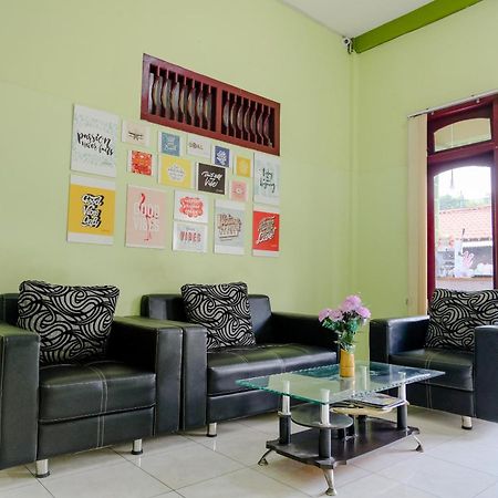 Oyo Life 2508 Alba Suites Homestay Syariah Тулунгагун Екстериор снимка