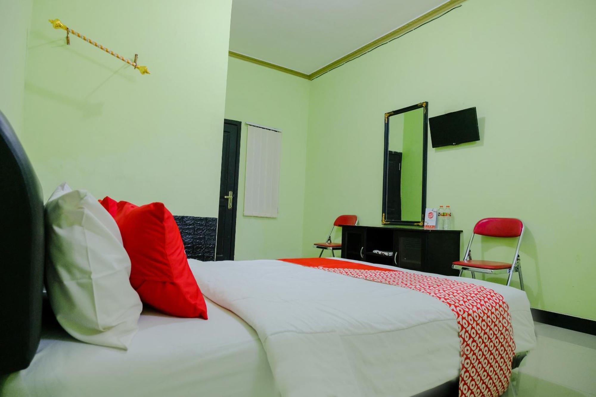 Oyo Life 2508 Alba Suites Homestay Syariah Тулунгагун Екстериор снимка