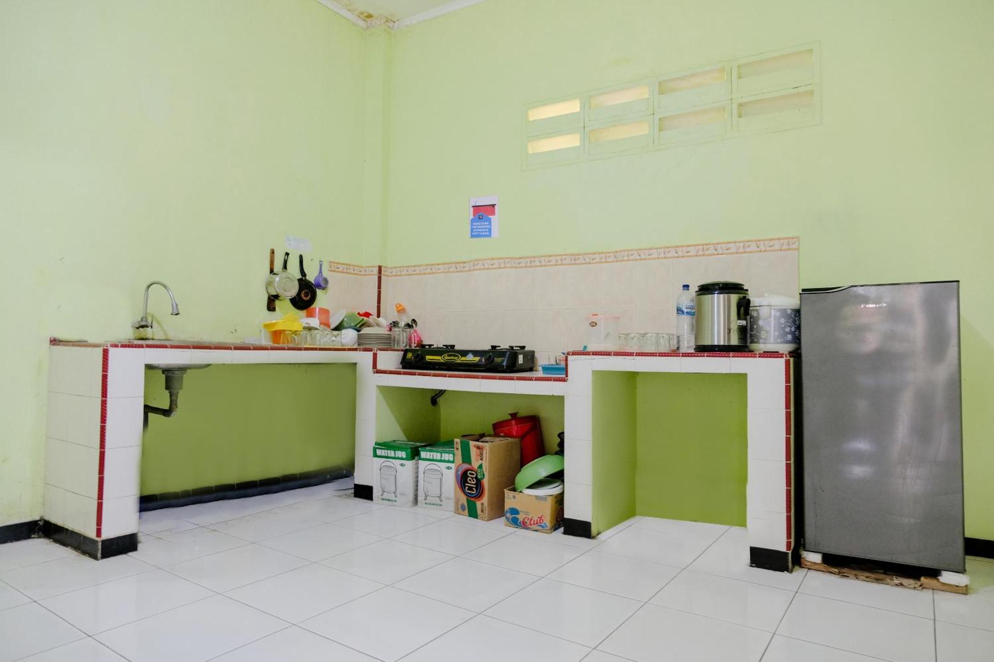 Oyo Life 2508 Alba Suites Homestay Syariah Тулунгагун Екстериор снимка