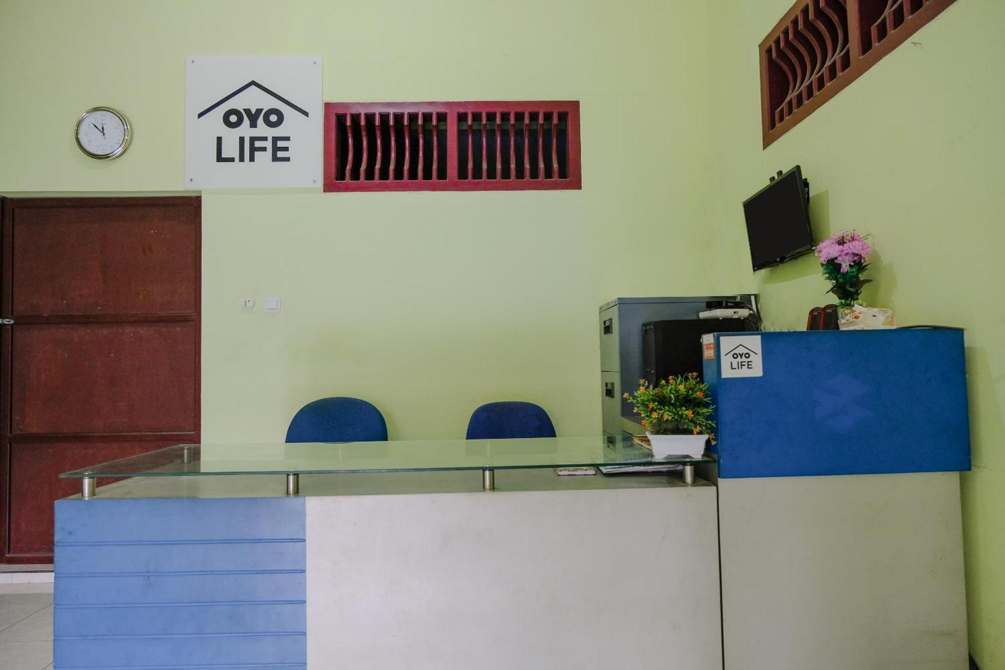 Oyo Life 2508 Alba Suites Homestay Syariah Тулунгагун Екстериор снимка